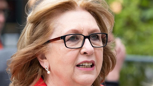 Người Công Giáo ở Ái Nhĩ Lan bác bỏ tuyên bố của cựu tổng thống rằng phép rửa tội vi phạm quyền trẻ em